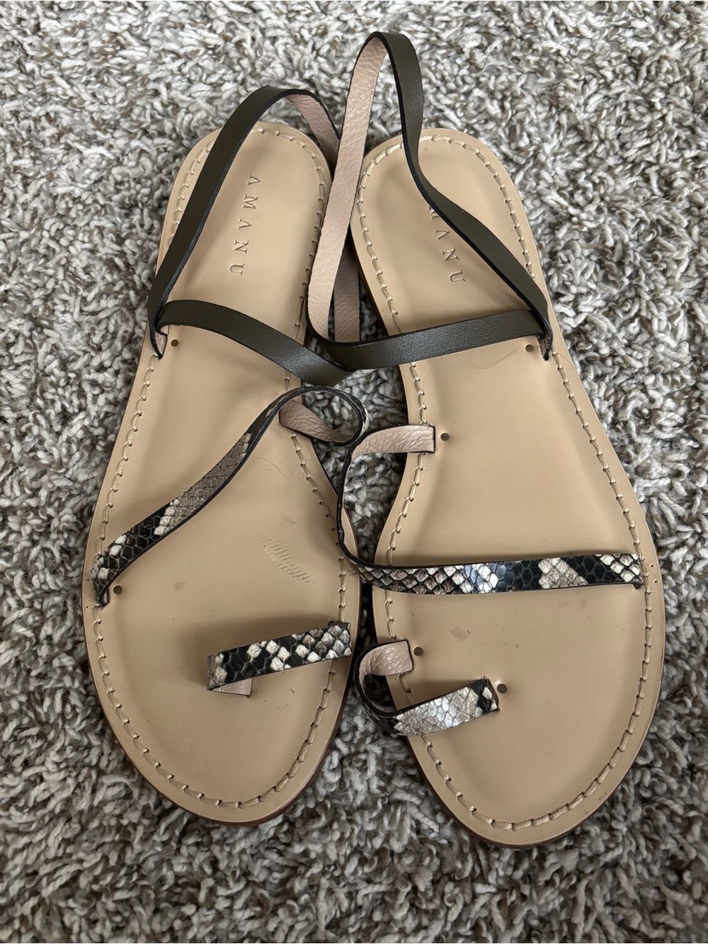 Vero Cuoio Beige and Black Snake-Print Strap Sandals AMANU
kigali flat 10